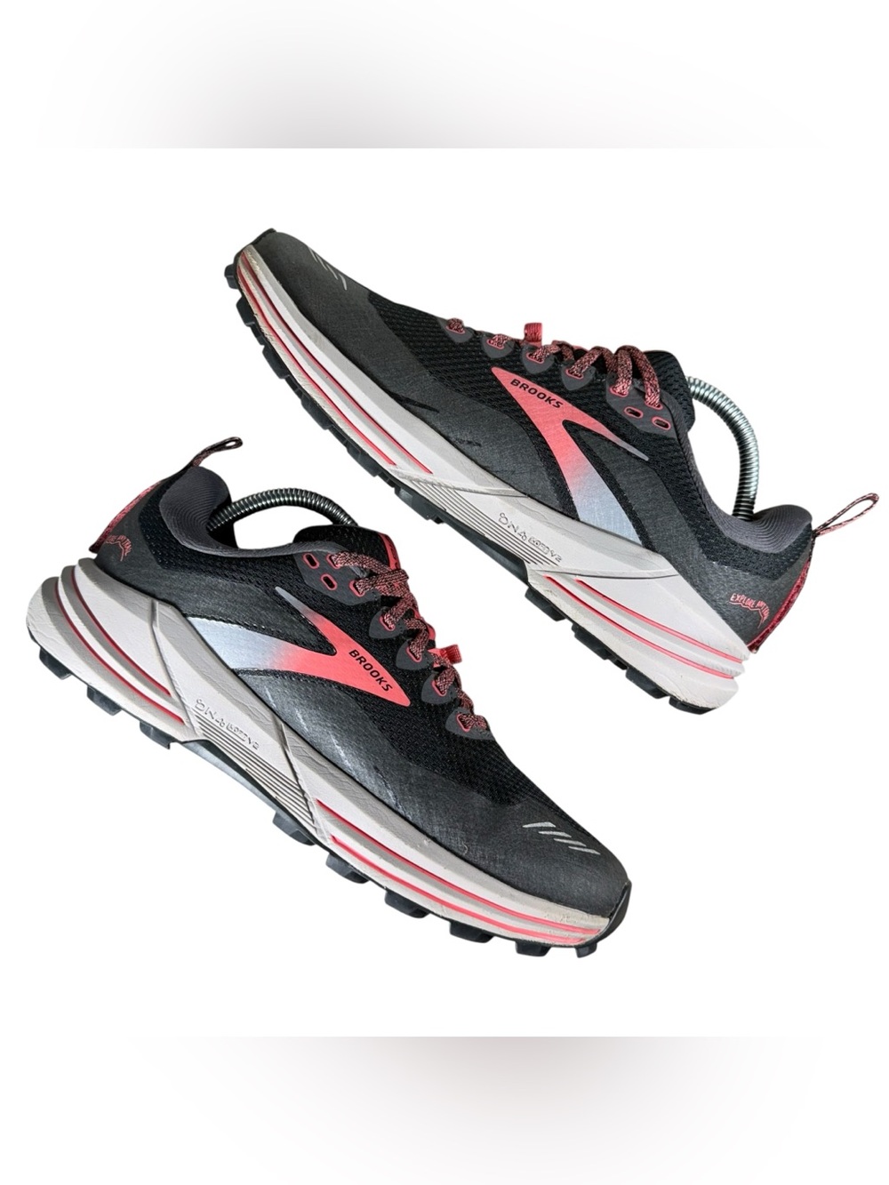 Brooks Sneakers Cascadia 16 GORE-TEX Running Trail Outdoor Women’s 9.5 B - Picture 3 of 11